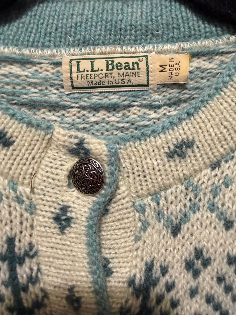 L. L. Bean Wool Vintage Sweater Cardigan Medium - Picture 2 of 4